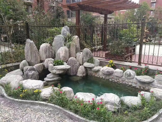 果洛庭院假山鱼池制作视频